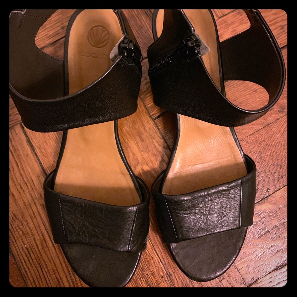 Beautiful black Coclico sandal wedges